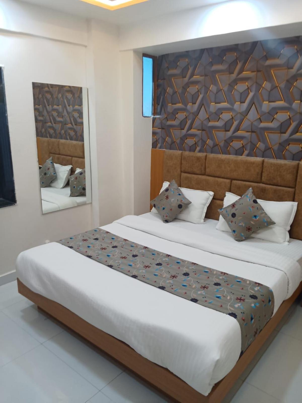 Hotel Exotic Ahmedabad Exterior photo